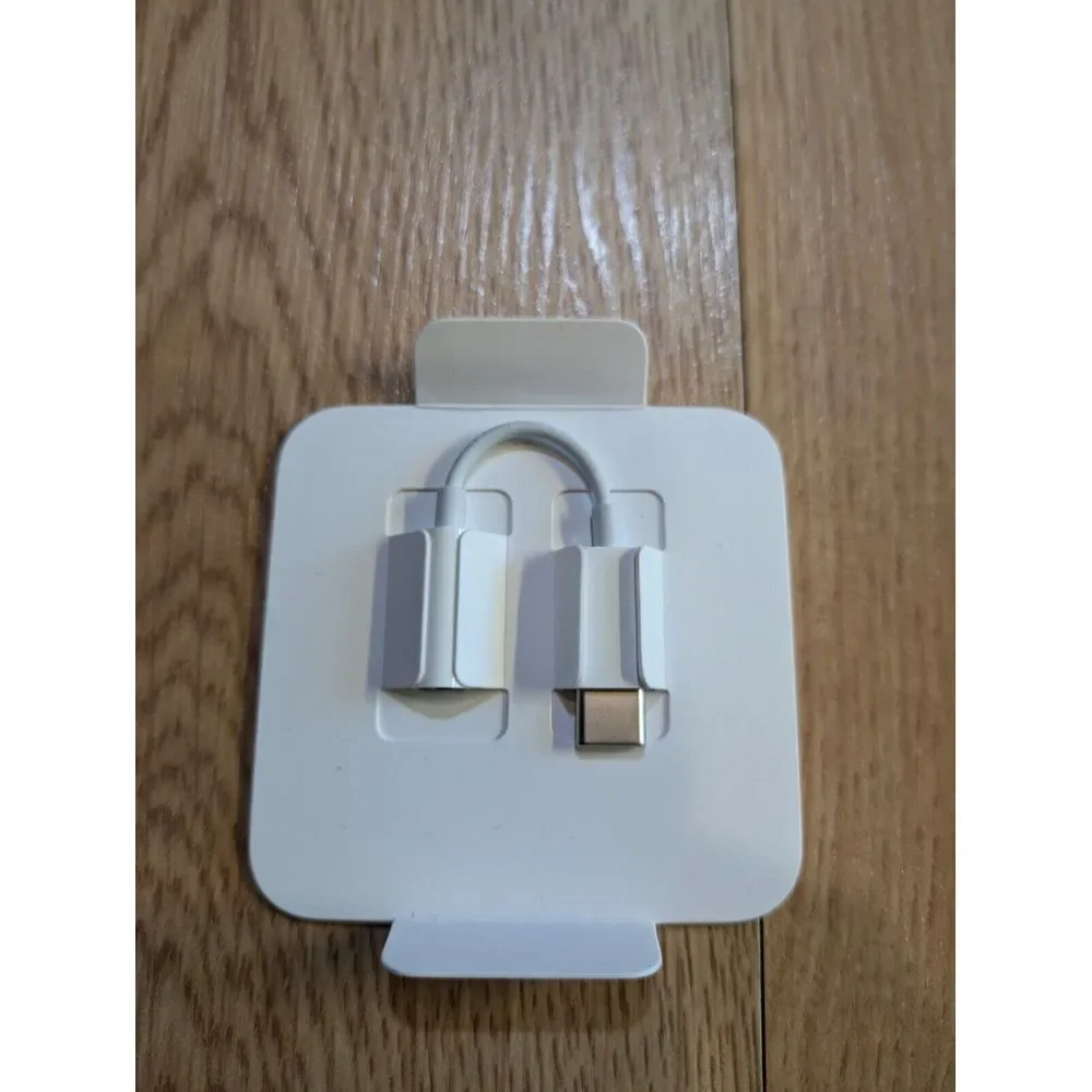 Apple USB-C to‎ Headphone Jack Adapter